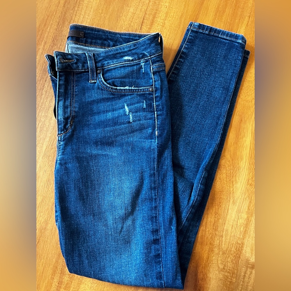 Joe’s Jeans Skinny Ankle in Kaley wash